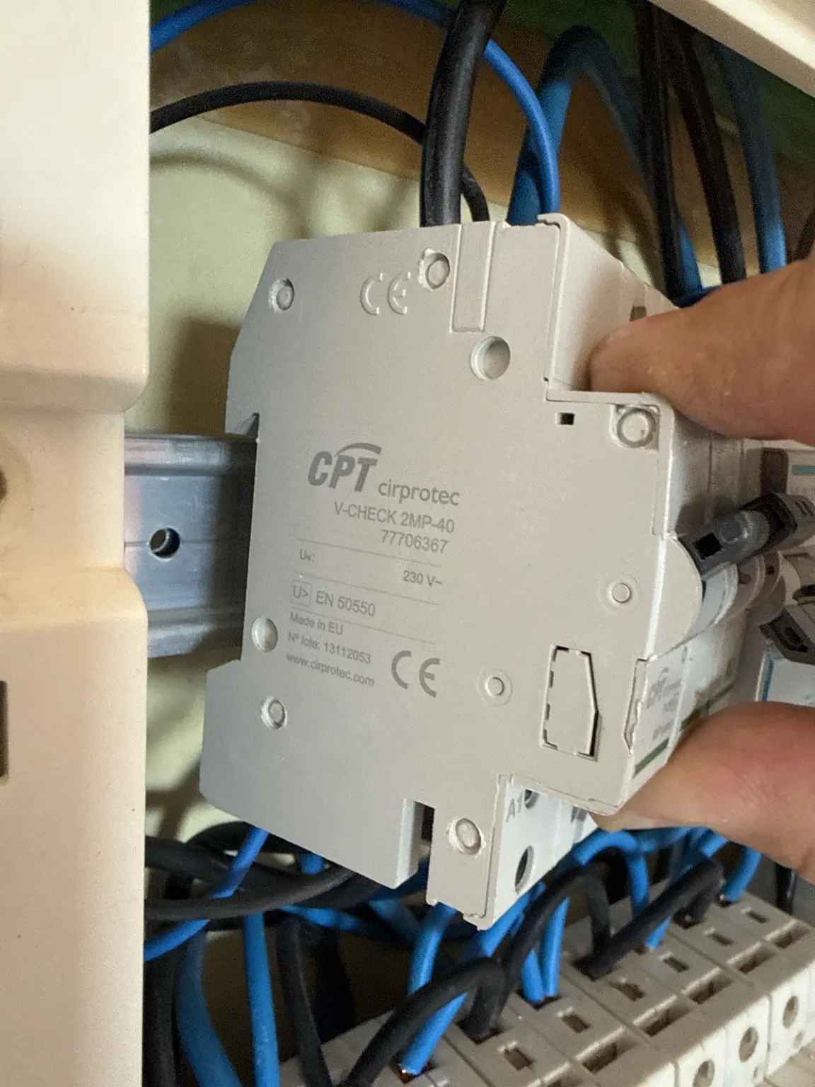 Protecciones y cuadros eléctricos